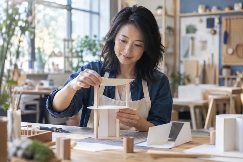 Professional testing a small hands-on project in a workshop